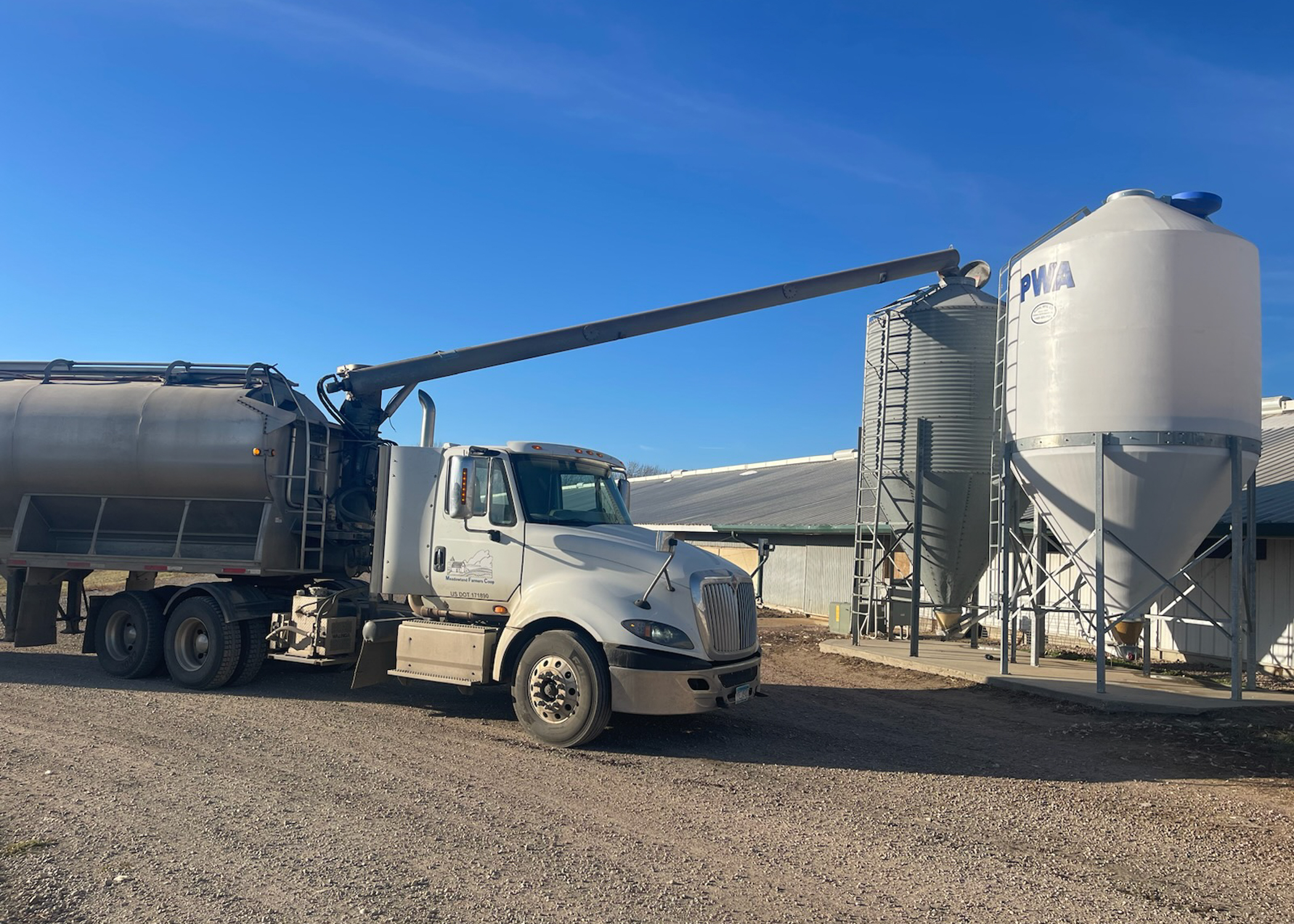 feedtruck2 Meadowland Farmers Coop